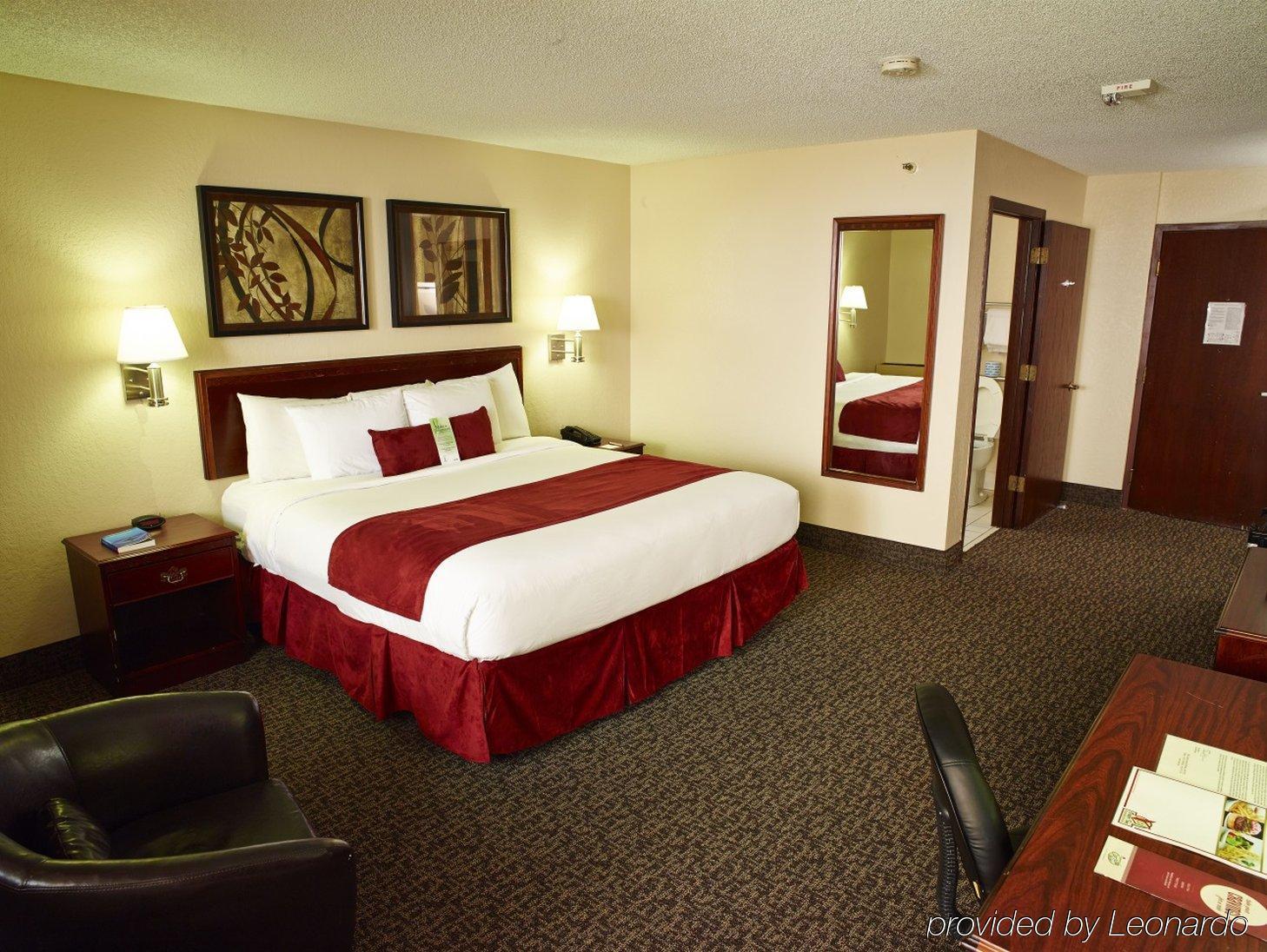 Livinn Hotel Minneapolis North / Fridley Екстериор снимка