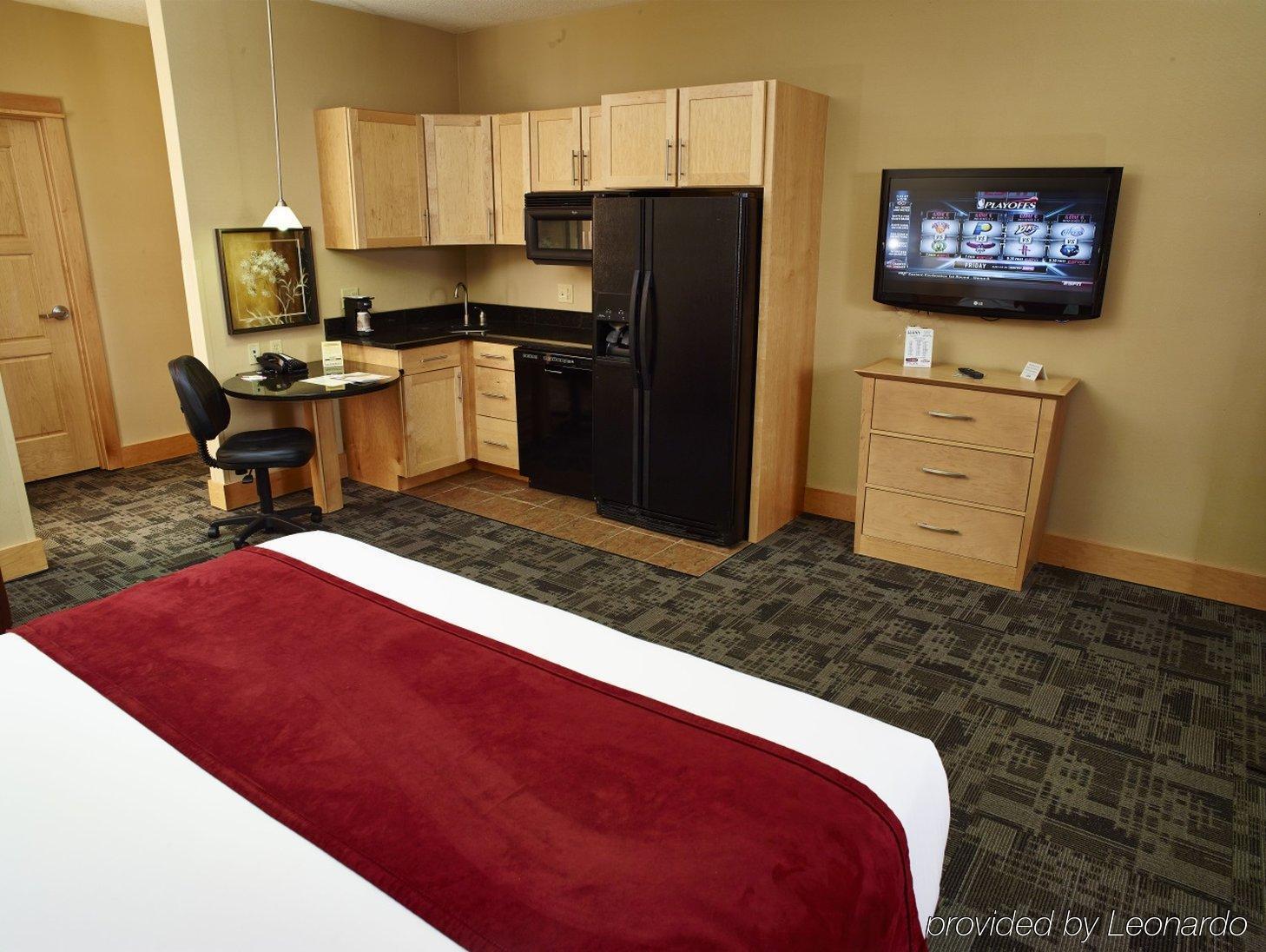 Livinn Hotel Minneapolis North / Fridley Екстериор снимка
