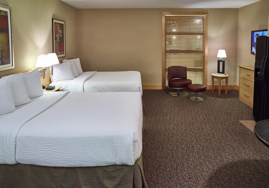 Livinn Hotel Minneapolis North / Fridley Екстериор снимка