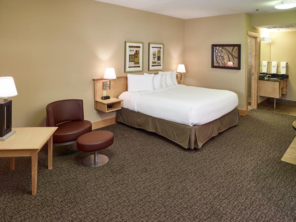Livinn Hotel Minneapolis North / Fridley Екстериор снимка