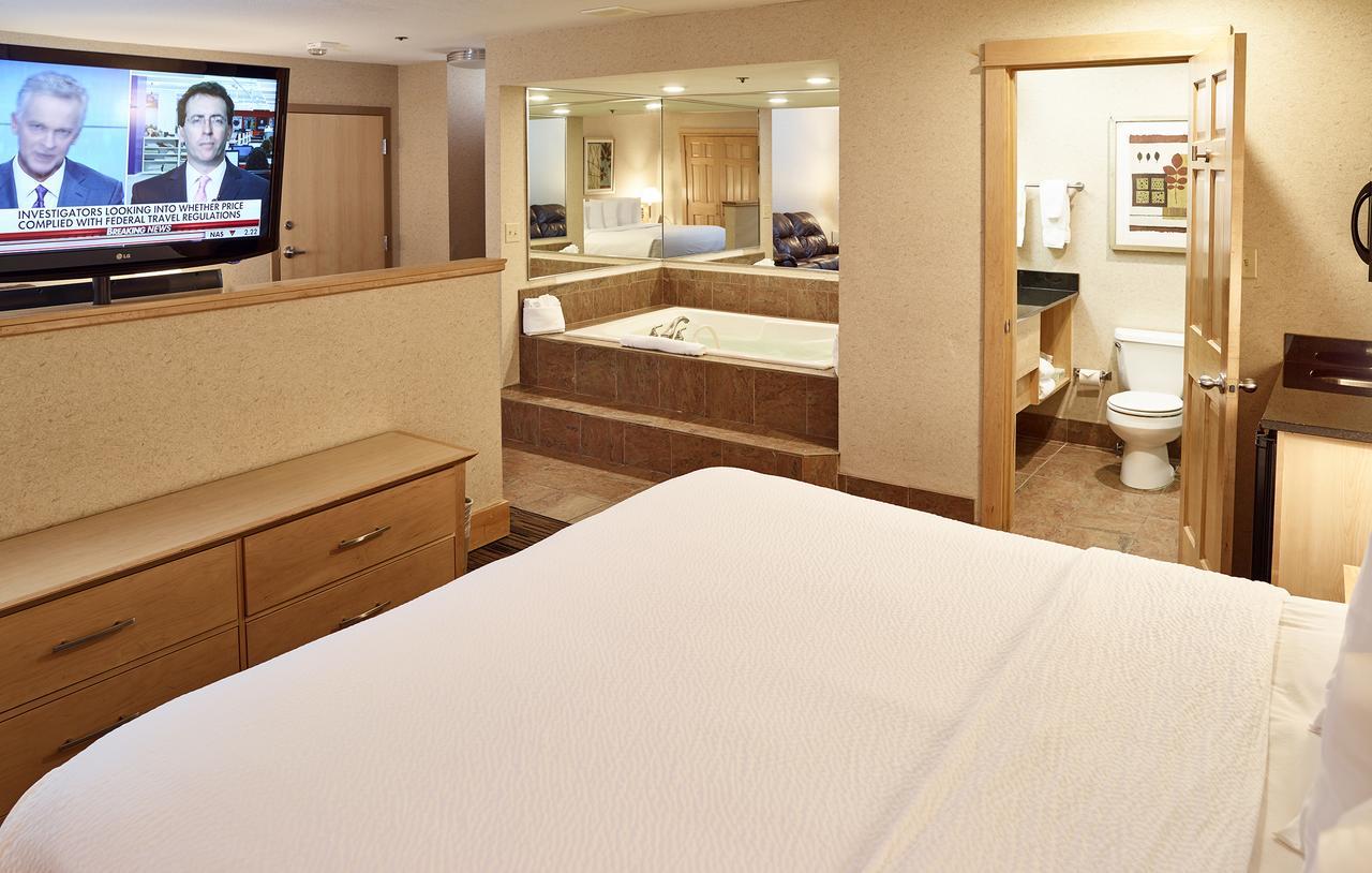 Livinn Hotel Minneapolis North / Fridley Екстериор снимка