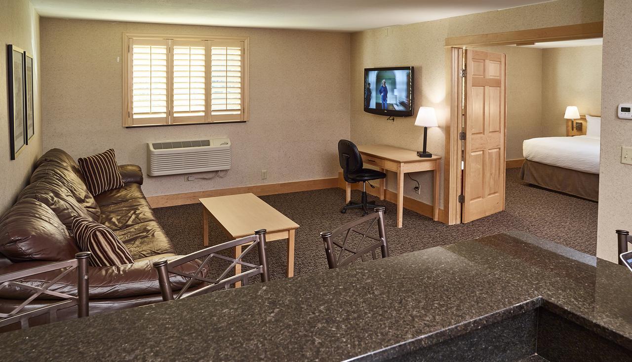 Livinn Hotel Minneapolis North / Fridley Екстериор снимка