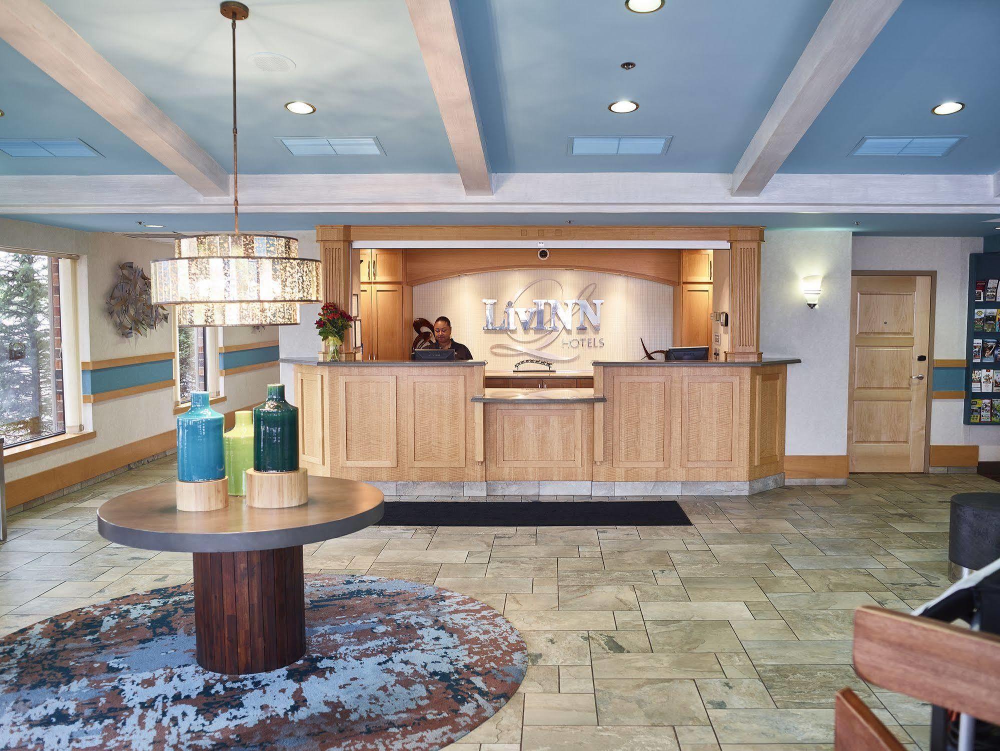 Livinn Hotel Minneapolis North / Fridley Екстериор снимка