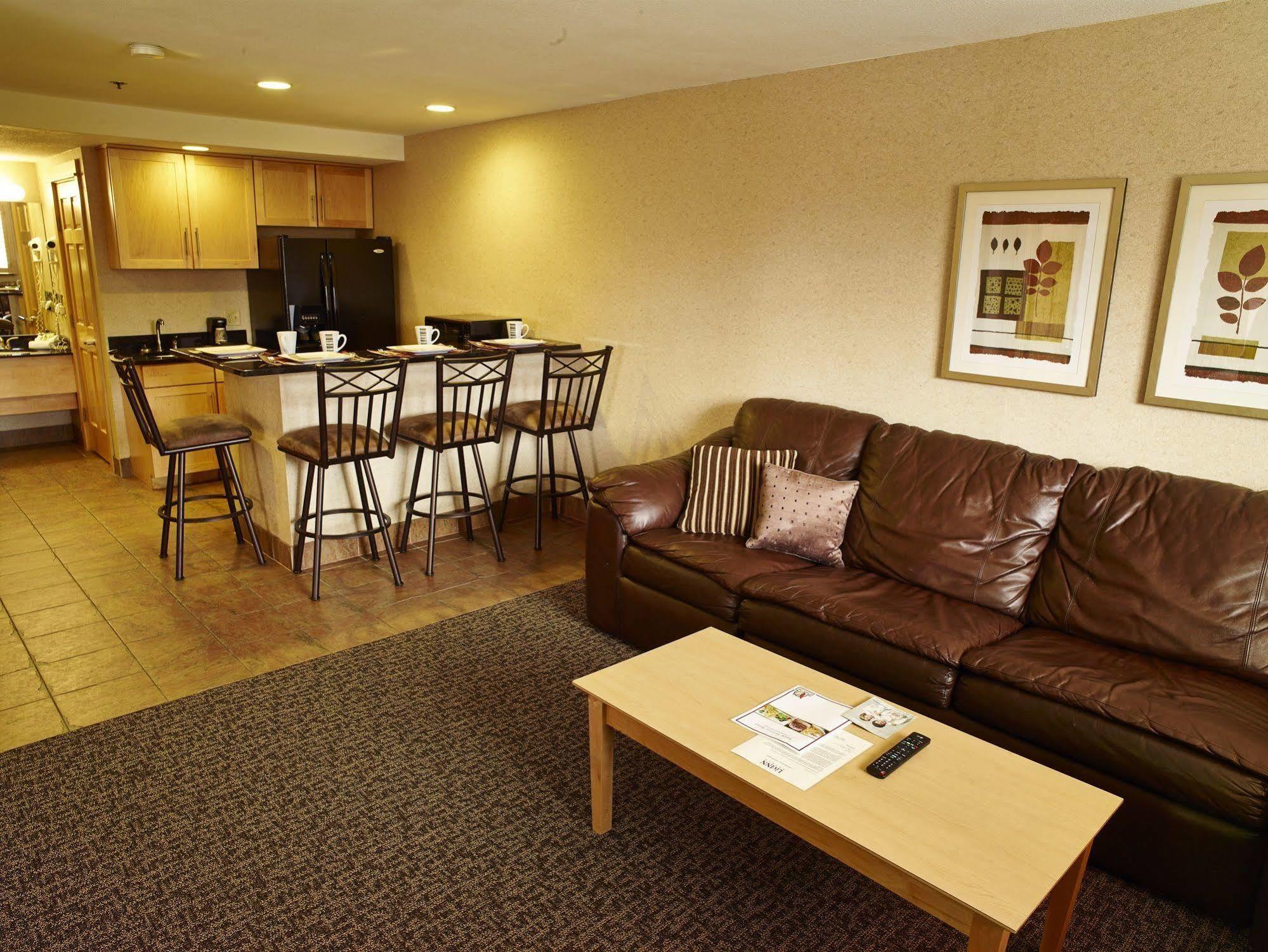 Livinn Hotel Minneapolis North / Fridley Екстериор снимка